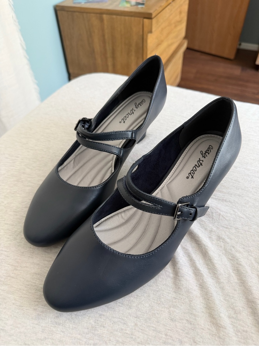 BRAND NEW NEVER WORN Easy Street Black Mary Jane Heel (Character Shoe Feel)